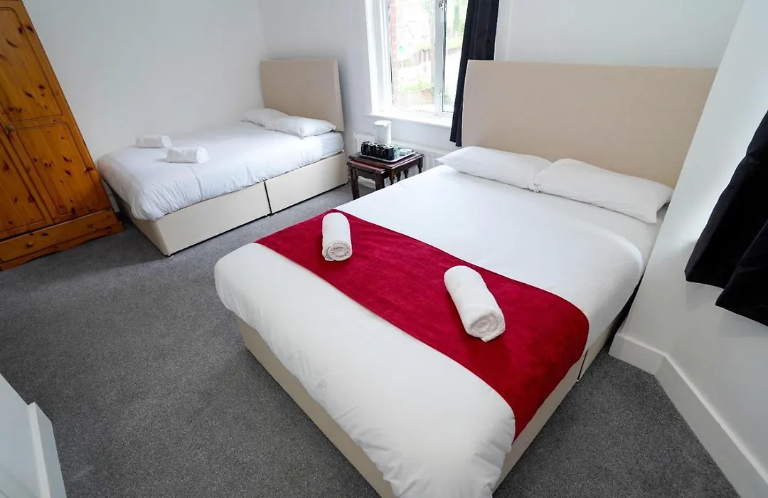 Gatwick Birchwood Lodge With Holiday Parking-1